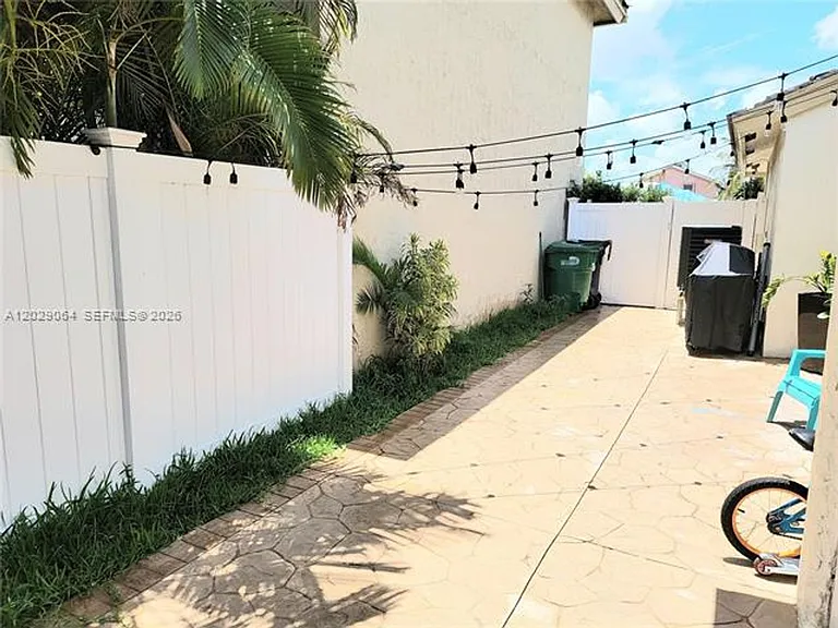 5267 NW 186th Ln — Photo 21
