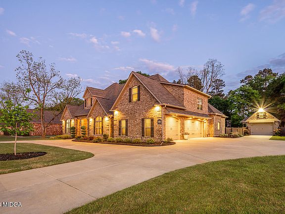 4th image of 506 Woodlands Blvd