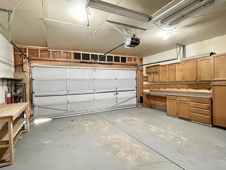 2110 Ambleside Dr — Photo 29