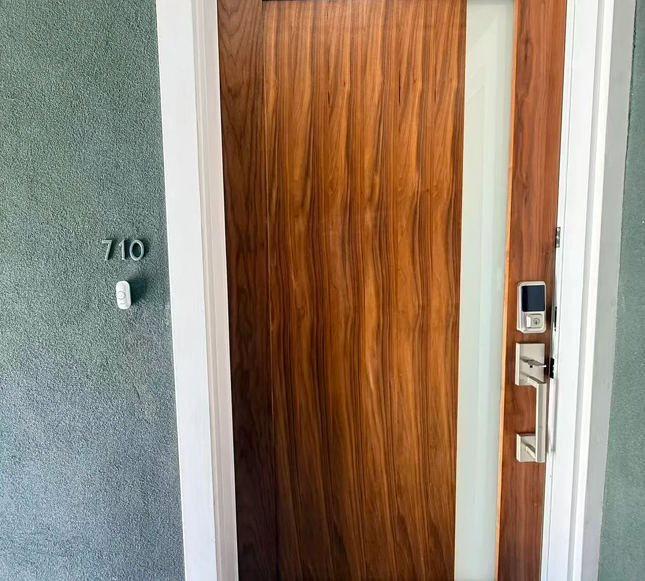 3 bed, 1250 sqft, $8,000 — Photo 3
