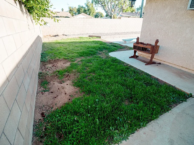 1943 S Belle Ave — Photo 32
