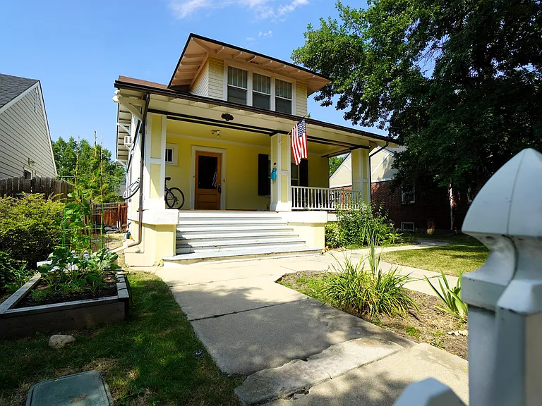 2506 W Woodlawn Ave #3 — Photo 2