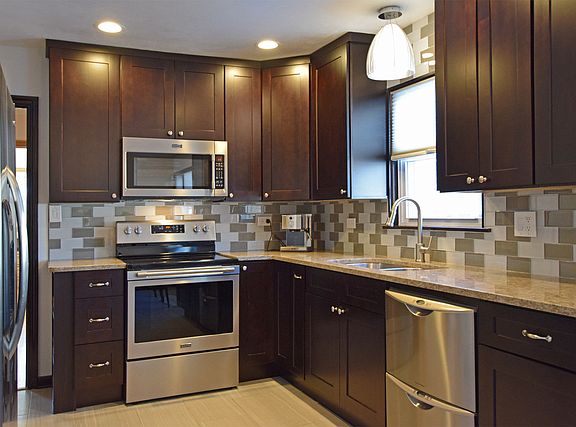 5th image of 4159 N Melvina Ave