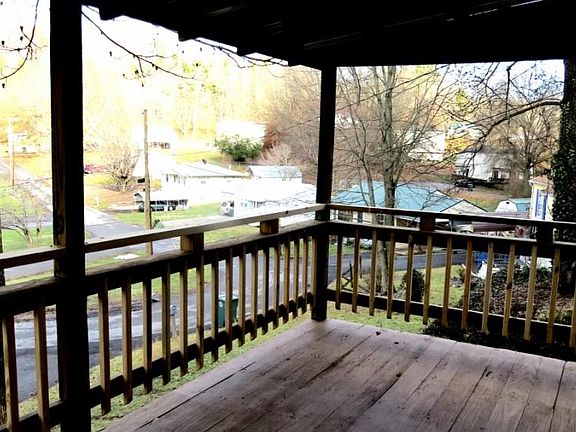 5th image of 52 Harmony Dr