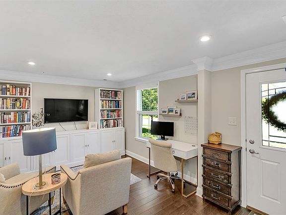 5th image of 509 Fairmont Dr