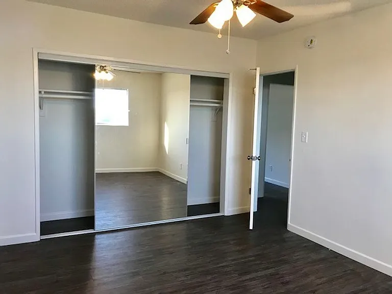 151 N Hoover St — Photo 5