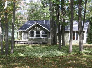 7254 Westwood Dr, Johannesburg, MI 49751