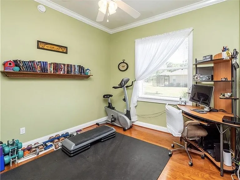 4541 NW 76th Ct — Photo 18