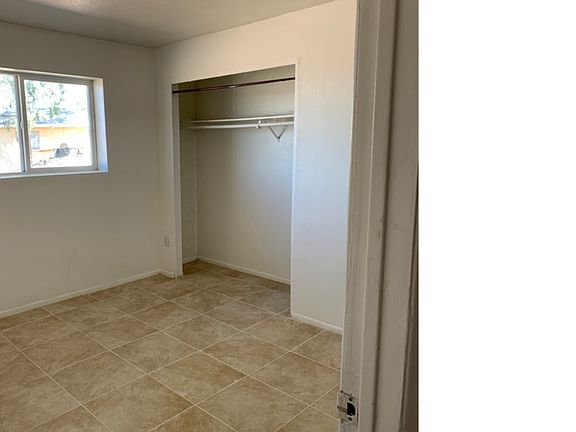 4th image of 1009 S Campbell Dr