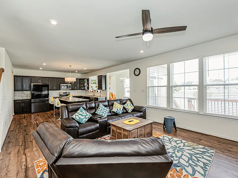 8105 Lyman Ct — Photo 11