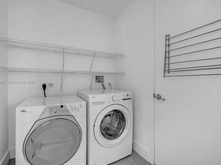 1100 Biscayne Blvd #4308 — Photo 45
