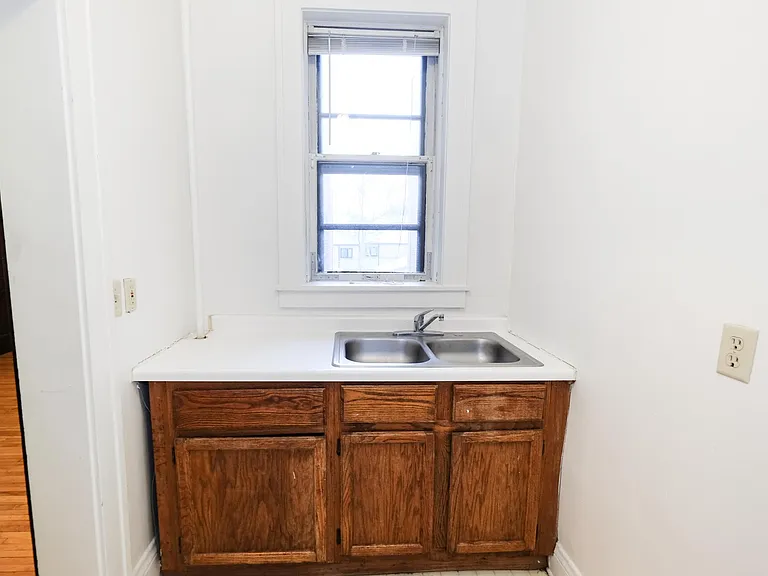 Dayton Apartments — Photo 12