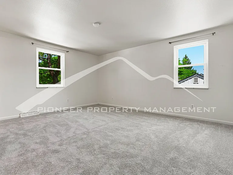 2896 S Paris St — Photo 15