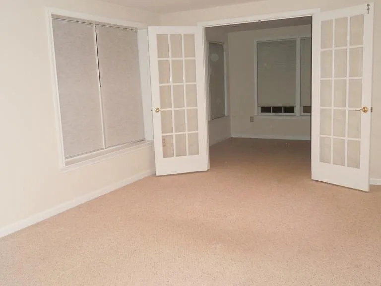 3945 Kathryn Jean Ct — Photo 28