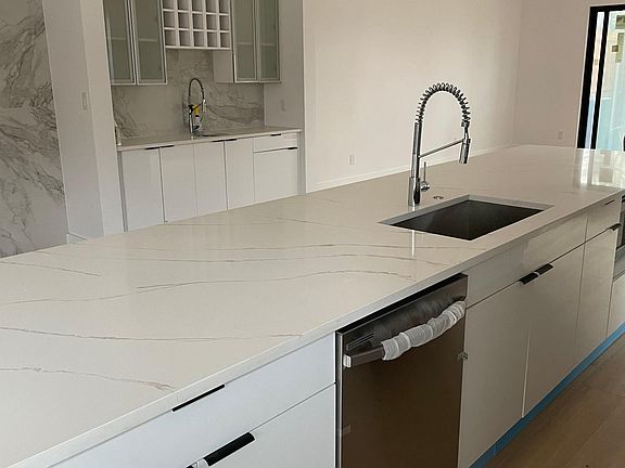 KITCHEN AND BAR VIEW