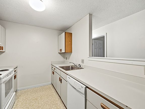 2nd image of 23 Randolph Pl APT 108