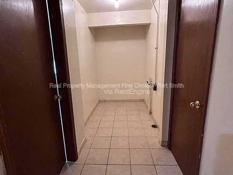 1306 S 41st St — Photo 12