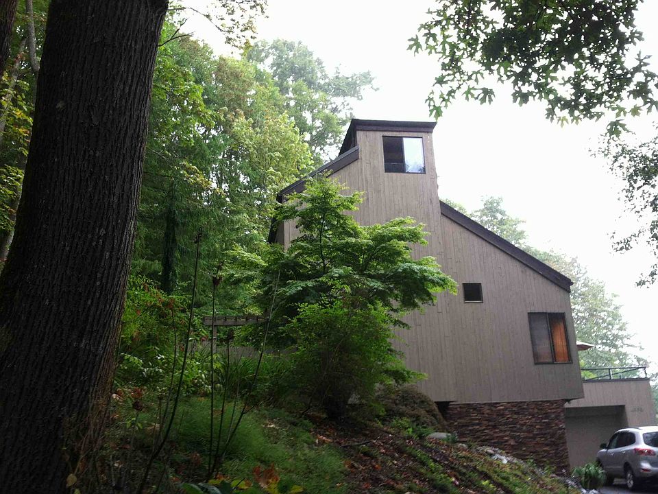 1st image of 4118 NE 142nd St
