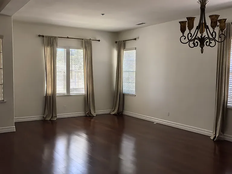 2647 Presidio Dr — Photo 4