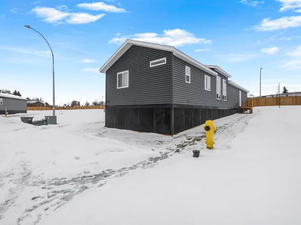 305 Calahoo Rd #323, Spruce Grove, AB T7X 3K9