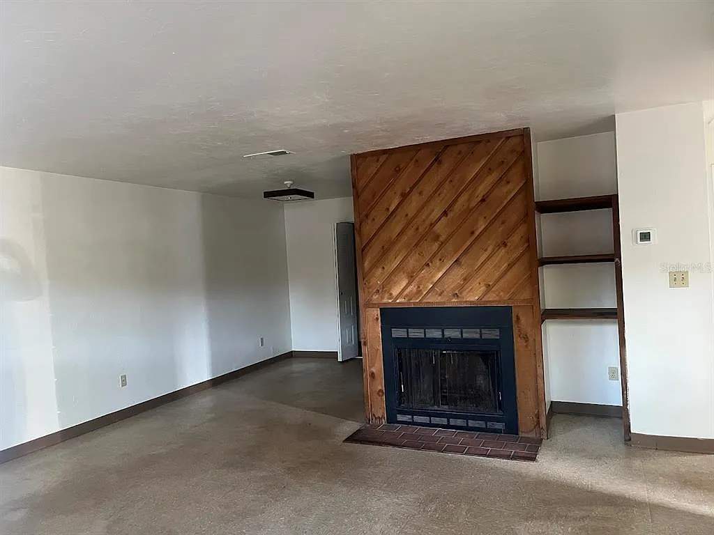 2 bed, 1.0 bath, 837 sqft, $1,200 — Photo 2