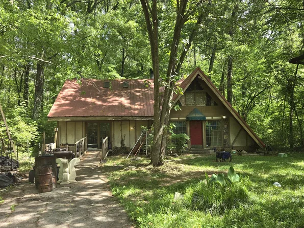 1506 Happy Valley Rd, Rossville, GA 30741