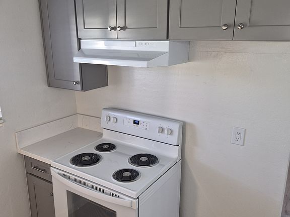 5th image of 317 W Park Ave #205
