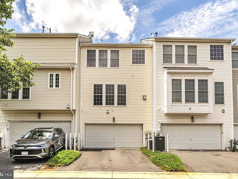2513 Bronze Stone Pl — Photo 45