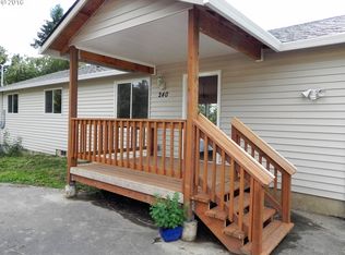 240 Holcomb Rd, Kelso, WA 98626