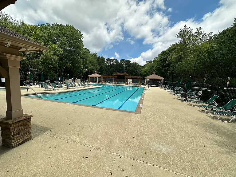 Pinehollow Ct — Photo 14