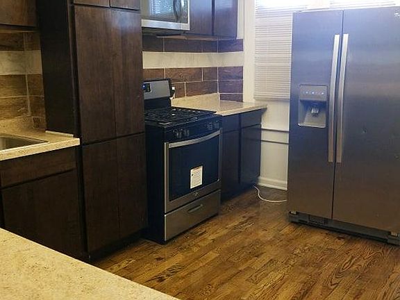 3rd image of 826 N Lawndale Ave