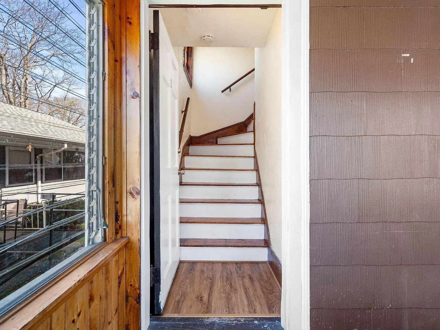 3 bed, 1100 sqft, $3,000 — Photo 2