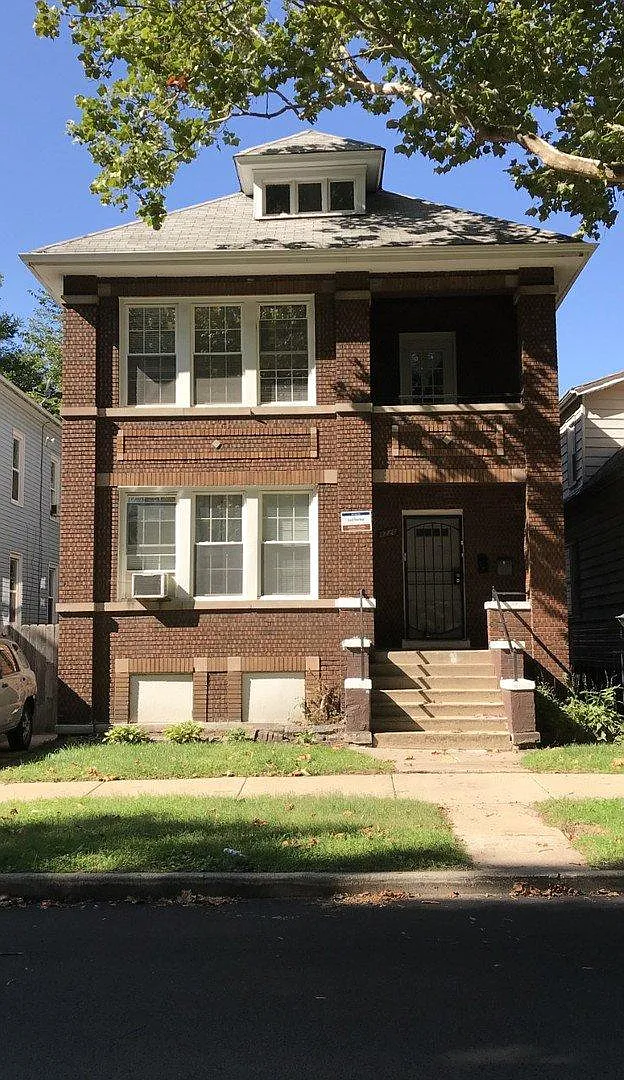 3 bed, 1050 sqft, $1,650 — Photo 1