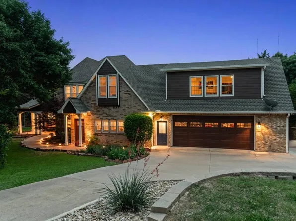 904 Mobley Rd, Cedar Hill, TX 75104