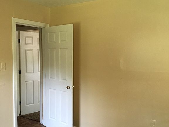 4th image of 2923 Teresa Dr