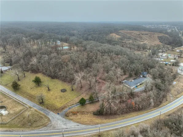 15277 Kentucky Rd, Neosho, MO 64850