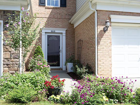 2nd image of 8618 Redcrest Pl