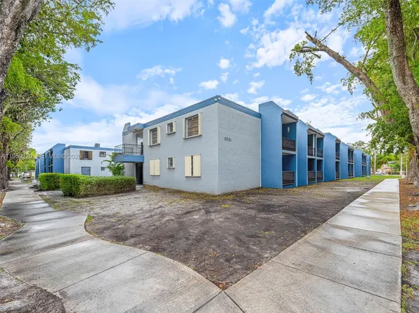 3001 SW 2nd St APT 209C, Miami, FL 33135