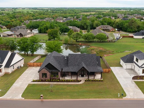 10160 Oakwood Dr, Edmond, OK 73025