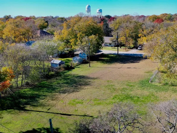 805 Hulme St, Bowie, TX 76230