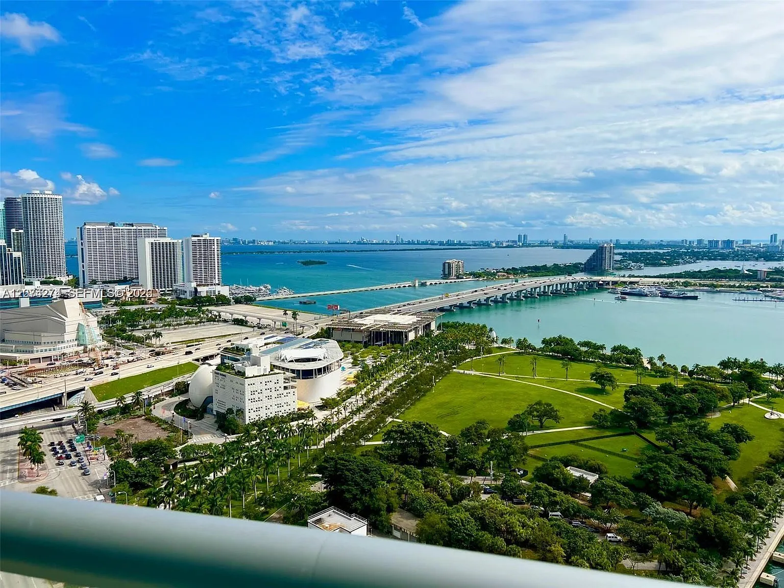 Marinablue Condo — Photo 2