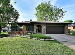 3100 Grandview Pl, Darien, IL 60561