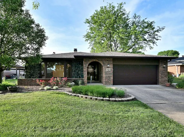 3100 Grandview Pl, Darien, IL 60561