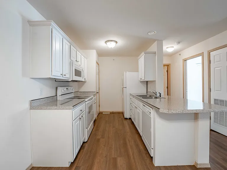 Battlefield Park Apartments — Photo 45
