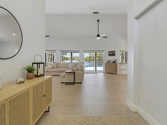 5th image of 550 SE Ashley Oaks Way