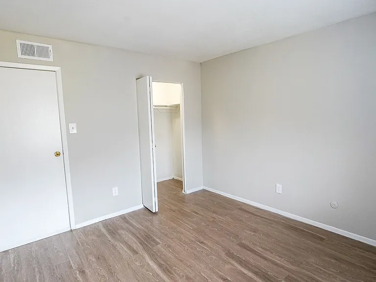 Trenton Place — Photo 10