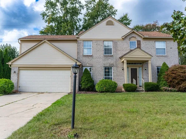 14614 Wildbrook Dr, Belleville, MI 48111