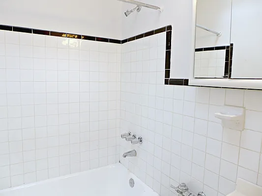 Rented by Metropolitan Equities | media 4