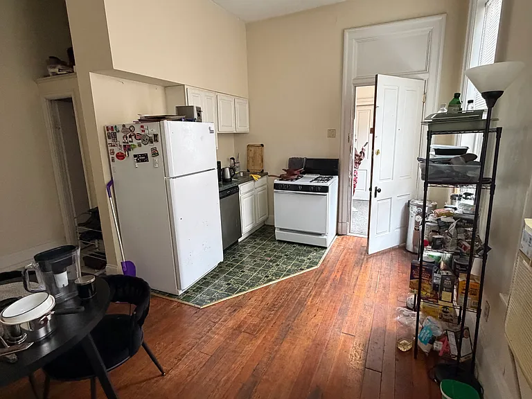 2722 Jefferson Ave #3 — Photo 2