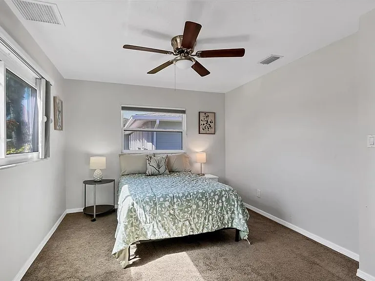 3425 Fairview Dr — Photo 26